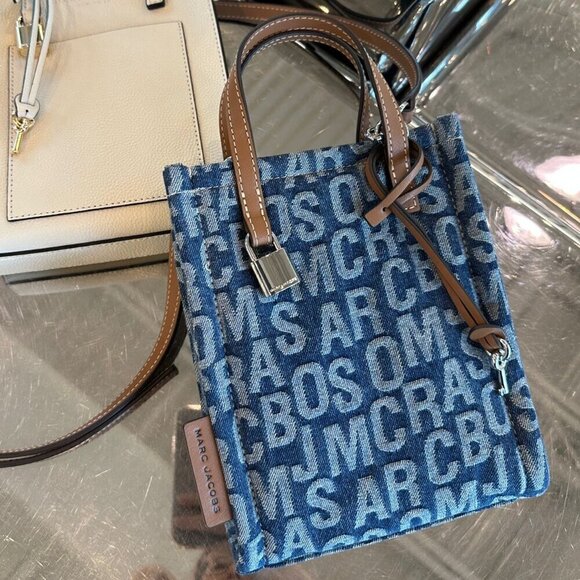 NWT! Marc Jacobs The Jumbo Logo Jacquard Micro Grind Denim Tote Crossbody - Picture 1 of 7